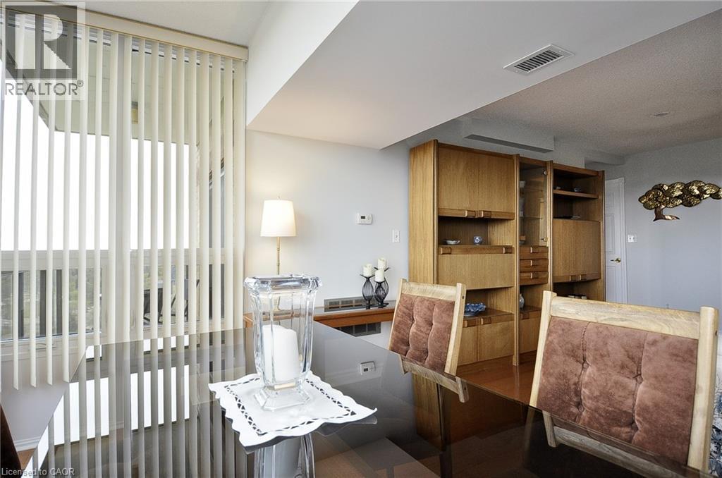 237 W KING Street W Unit# 1202 thumbnail 14