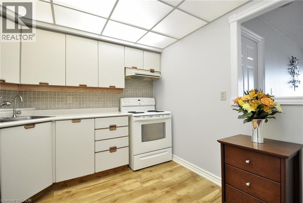 237 W KING Street W Unit# 1202 thumbnail 16