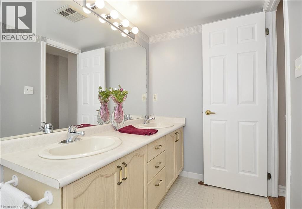 237 W KING Street W Unit# 1202 thumbnail 23
