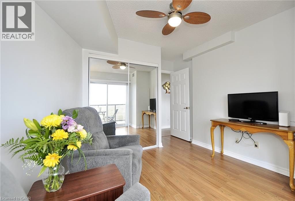 237 W KING Street W Unit# 1202 thumbnail 27