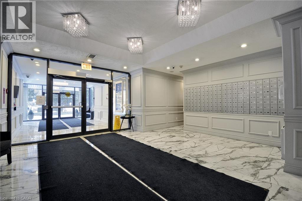 237 W KING Street W Unit# 1202 thumbnail 4