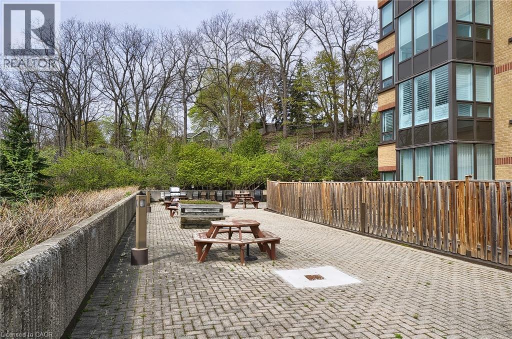 237 W KING Street W Unit# 1202 thumbnail 40