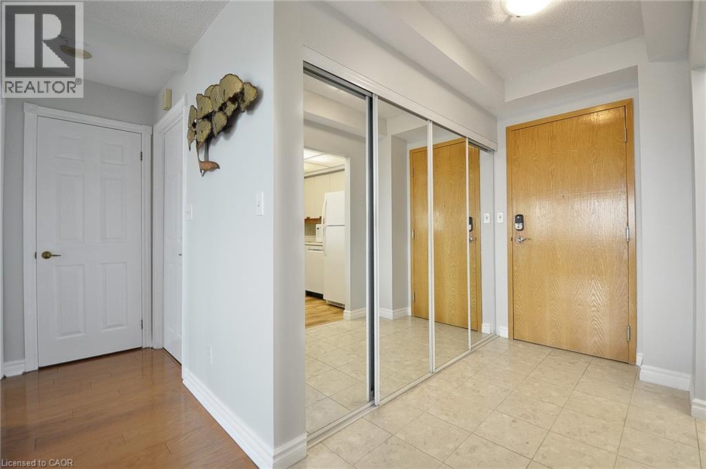 237 W KING Street W Unit# 1202 thumbnail 7