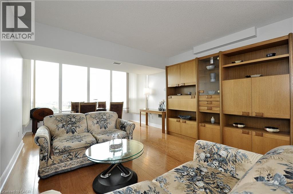 237 W KING Street W Unit# 1202 thumbnail 8