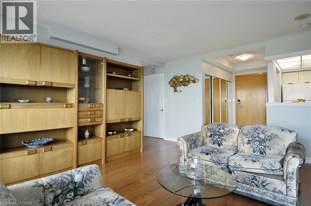 237 W KING Street W Unit# 1202 thumbnail 9