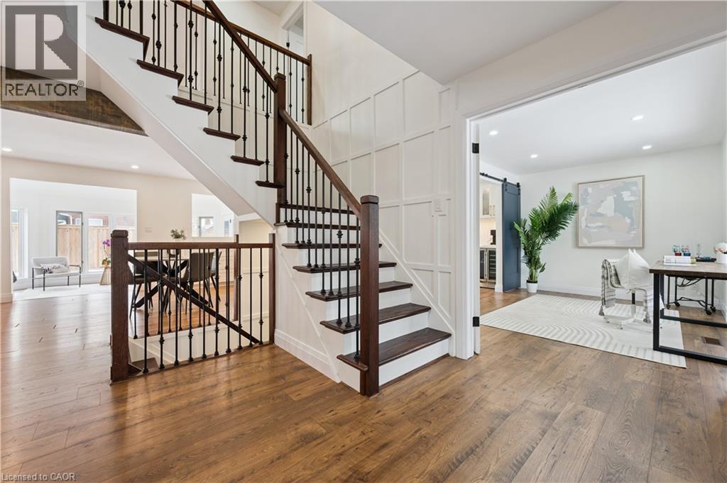601 SANDRINGHAM Drive thumbnail 16