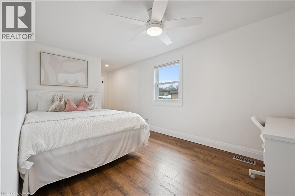 601 SANDRINGHAM Drive thumbnail 23