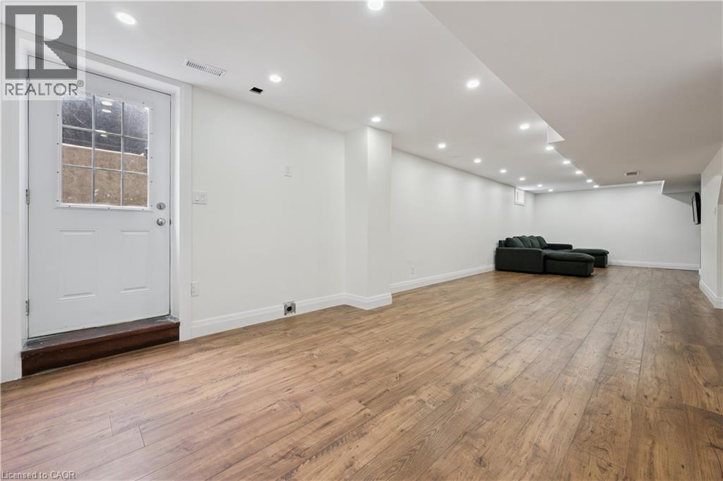 601 SANDRINGHAM Drive thumbnail 31
