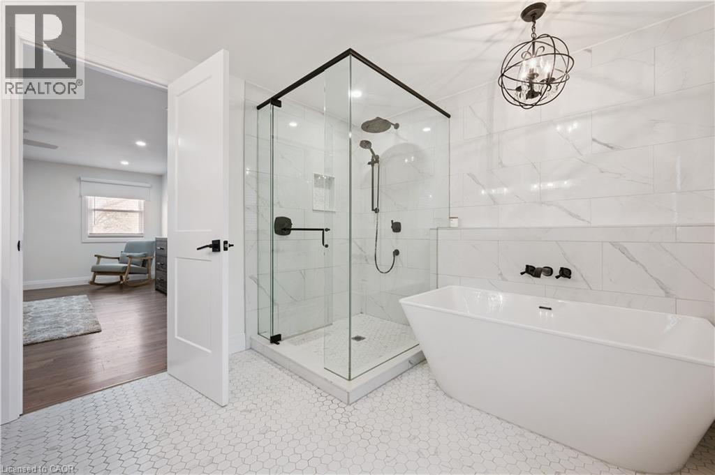 601 SANDRINGHAM Drive thumbnail 20
