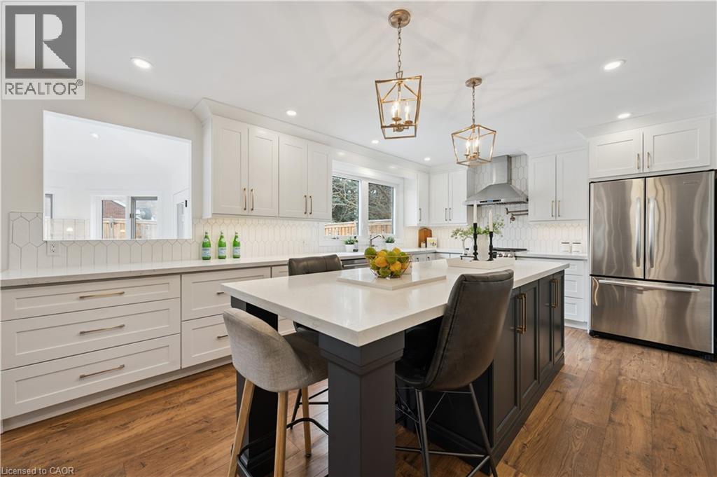 601 SANDRINGHAM Drive thumbnail 5