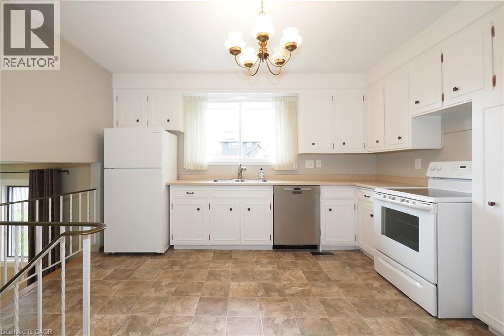 76 CLOVERDALE Crescent thumbnail 14