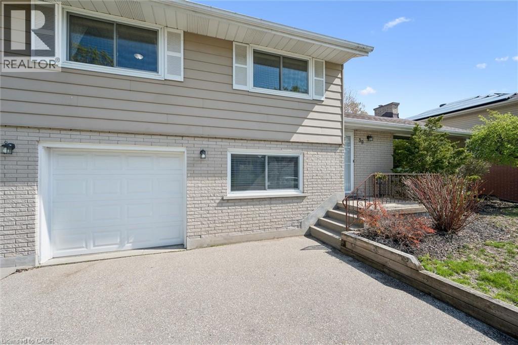 39 CHARLOTTE Crescent thumbnail 4