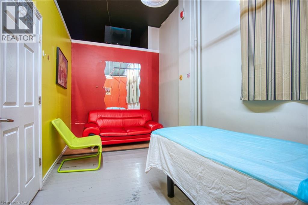 660 KING Street E thumbnail 20