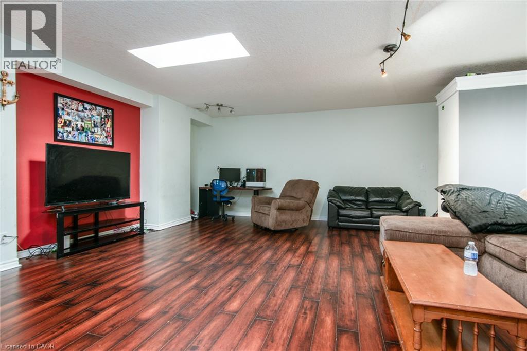 660 KING Street E thumbnail 21