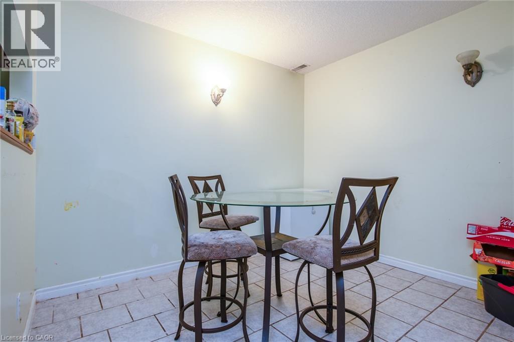 660 KING Street E thumbnail 23