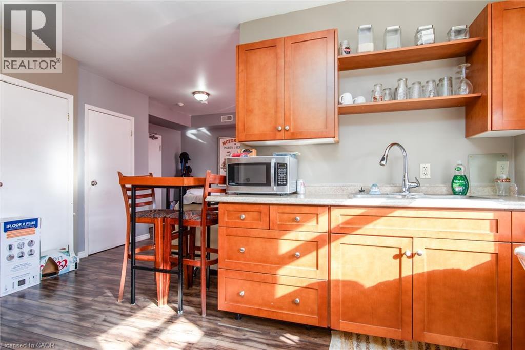 660 KING Street E thumbnail 24