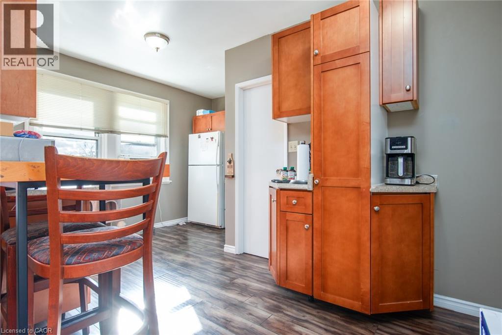 660 KING Street E thumbnail 25