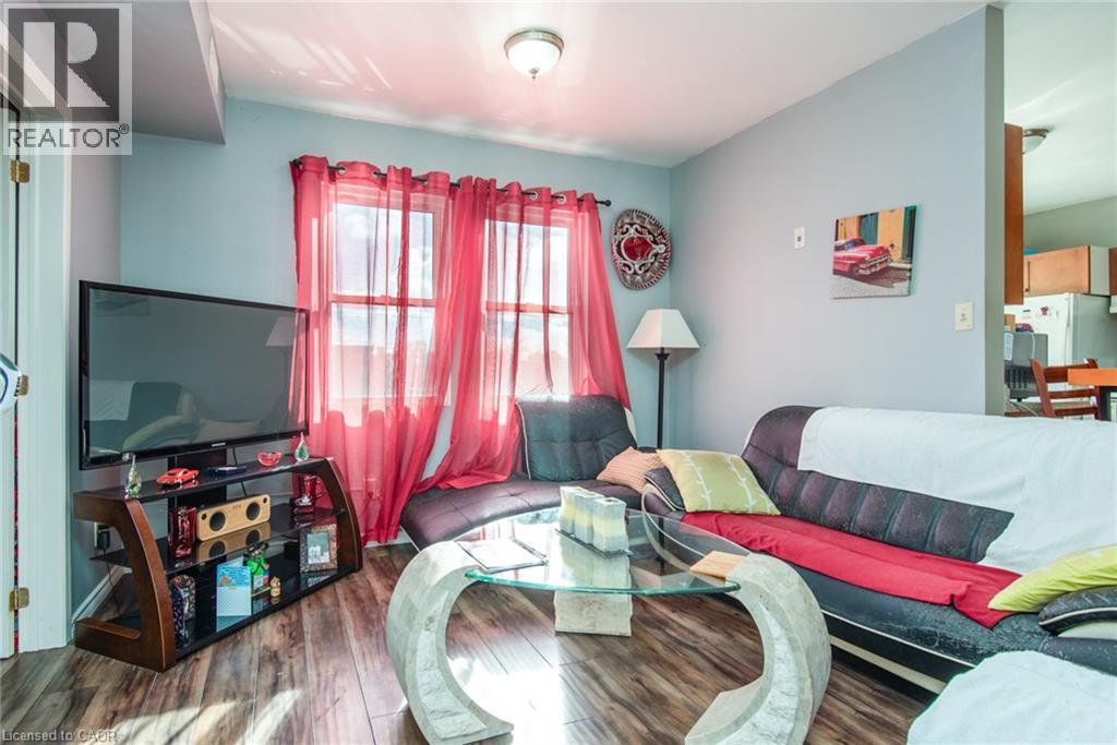 660 KING Street E thumbnail 28