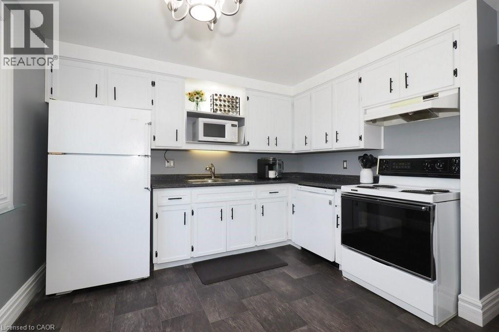 279 SANDOWNE Drive Unit# 32 thumbnail 12