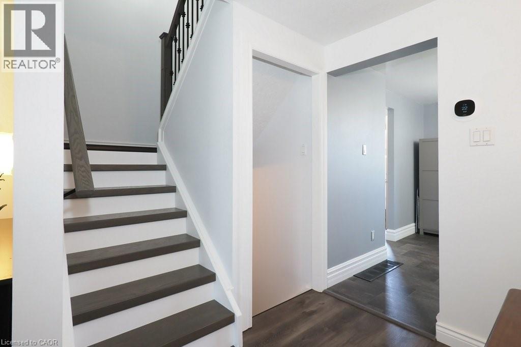279 SANDOWNE Drive Unit# 32 thumbnail 17