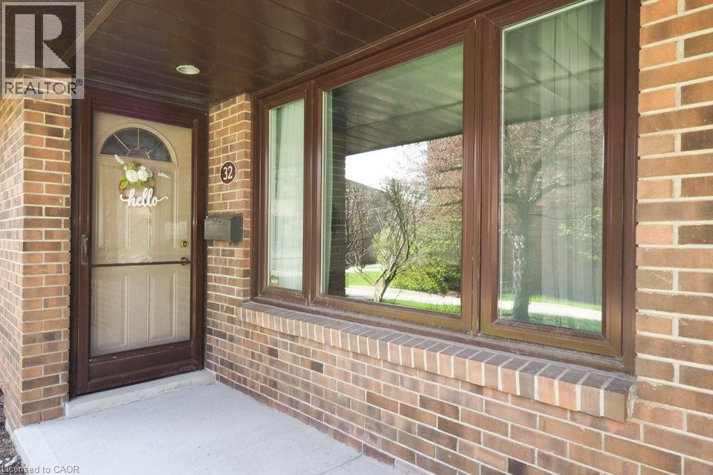 279 SANDOWNE Drive Unit# 32 thumbnail 2