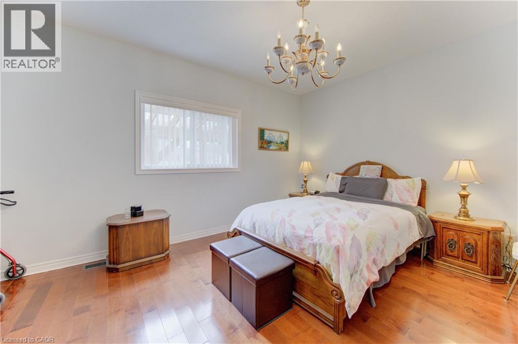 369 ZELLER Drive thumbnail 15