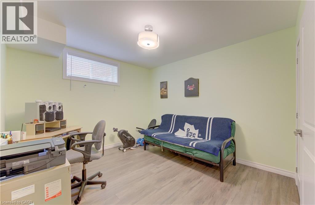 369 ZELLER Drive thumbnail 36