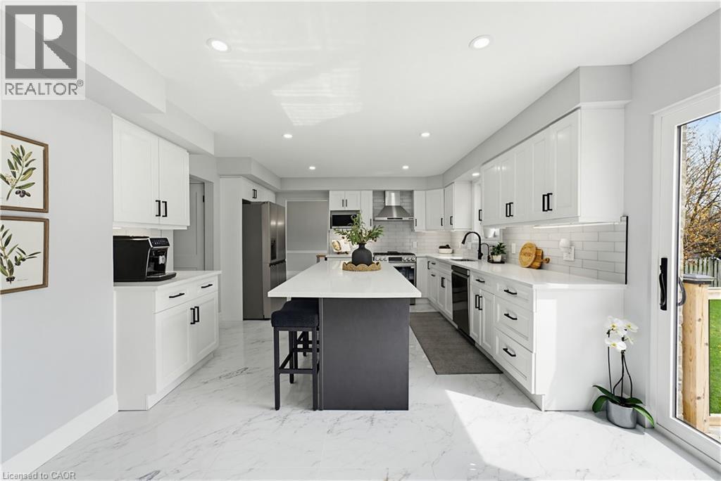 15 DANUBE Drive thumbnail 13