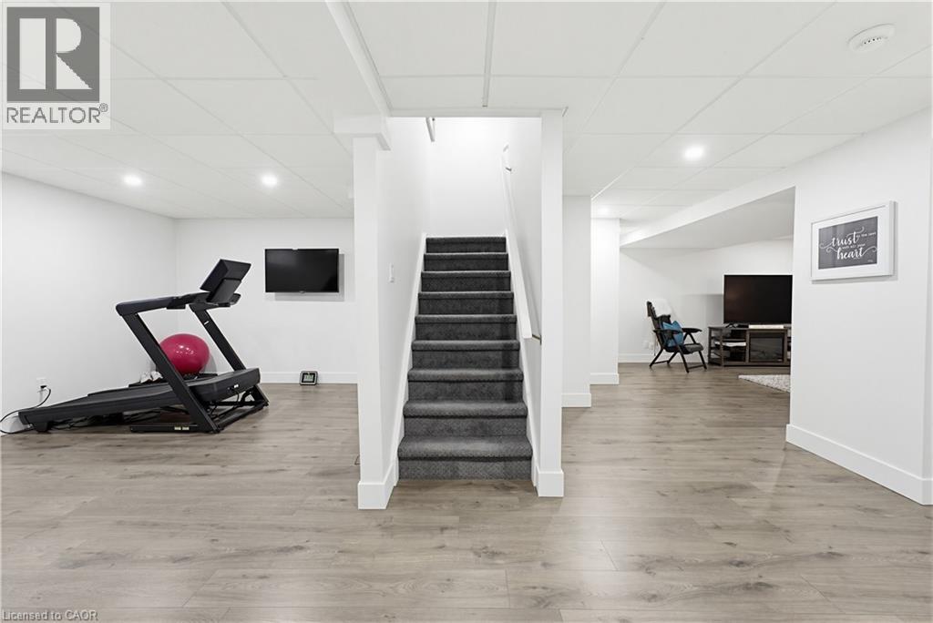 15 DANUBE Drive thumbnail 32