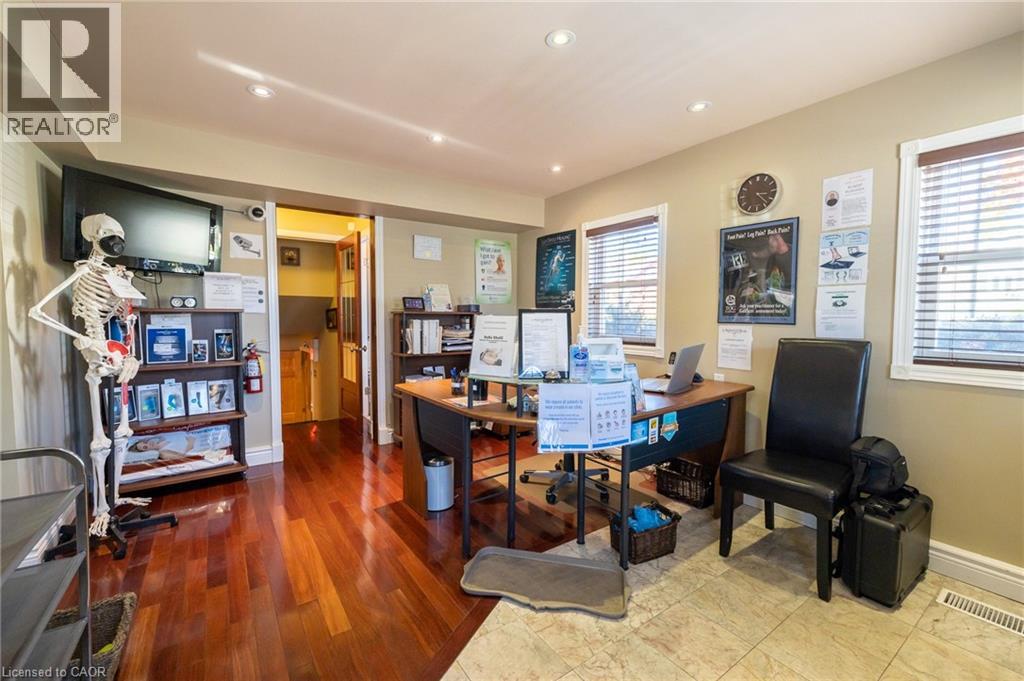 11 BELMONT Avenue W thumbnail 11