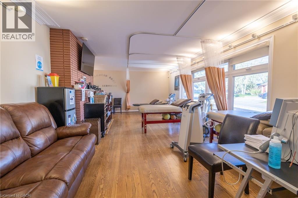 11 BELMONT Avenue W thumbnail 19