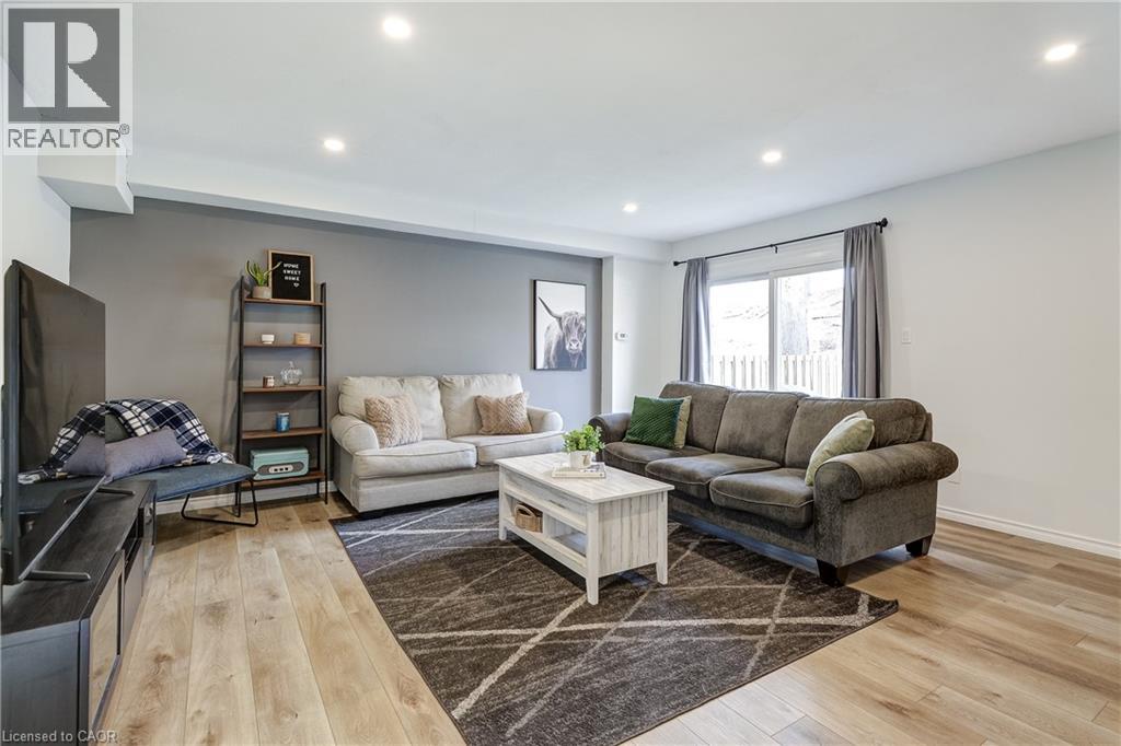 135 CHALMERS Street S Unit# 18 thumbnail 6