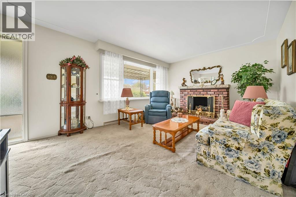 144 BYRON Avenue thumbnail 10
