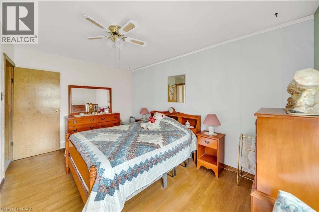 144 BYRON Avenue thumbnail 19