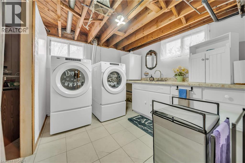 144 BYRON Avenue thumbnail 31