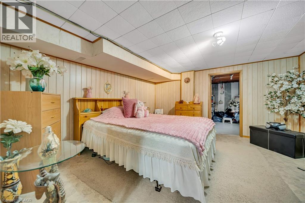 144 BYRON Avenue thumbnail 32