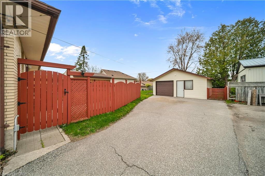 144 BYRON Avenue thumbnail 34
