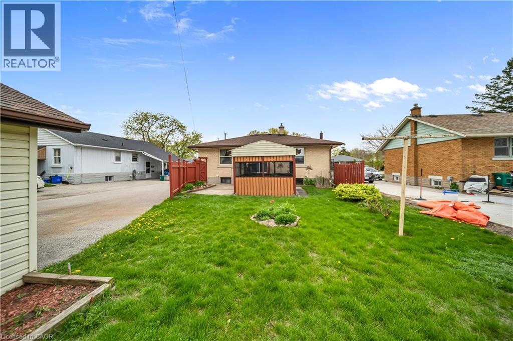 144 BYRON Avenue thumbnail 38