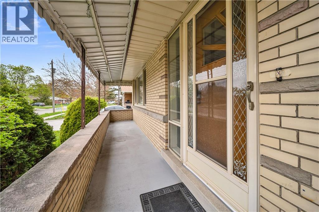 144 BYRON Avenue thumbnail 7
