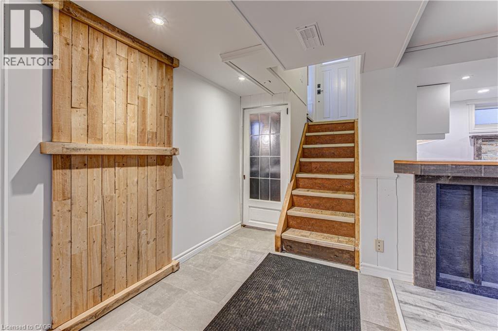 51 ROSEMOUNT Drive thumbnail 17