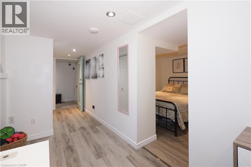 123 SAMUEL Street thumbnail 32