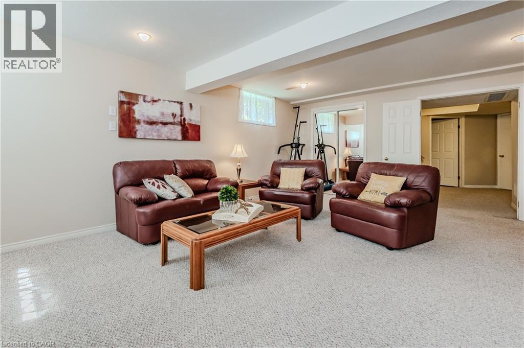 132 DAIMLER Drive thumbnail 33