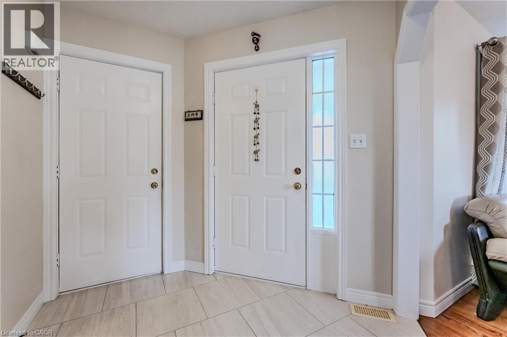 132 DAIMLER Drive thumbnail 6