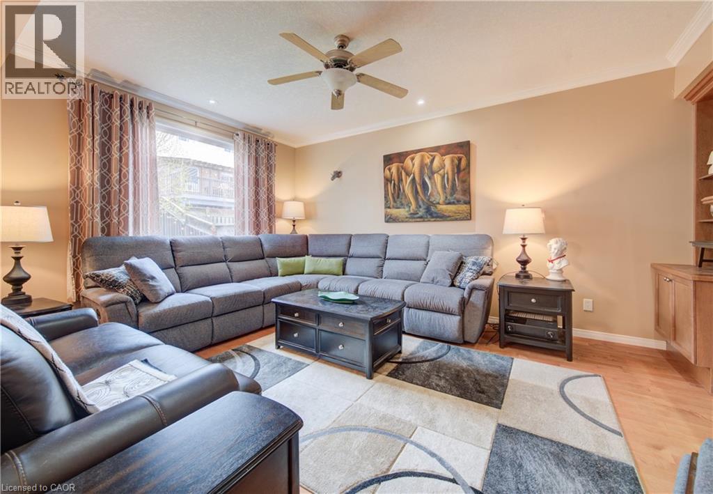 699 COMMONWEALTH Crescent thumbnail 11
