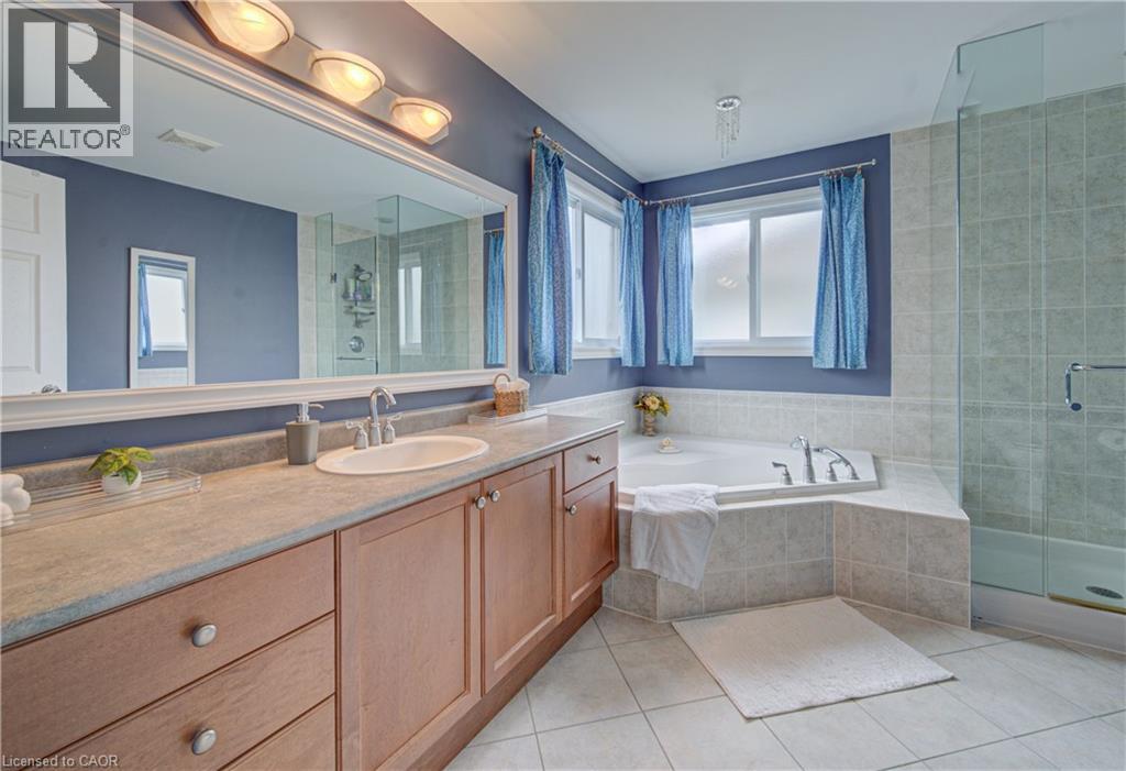 699 COMMONWEALTH Crescent thumbnail 15