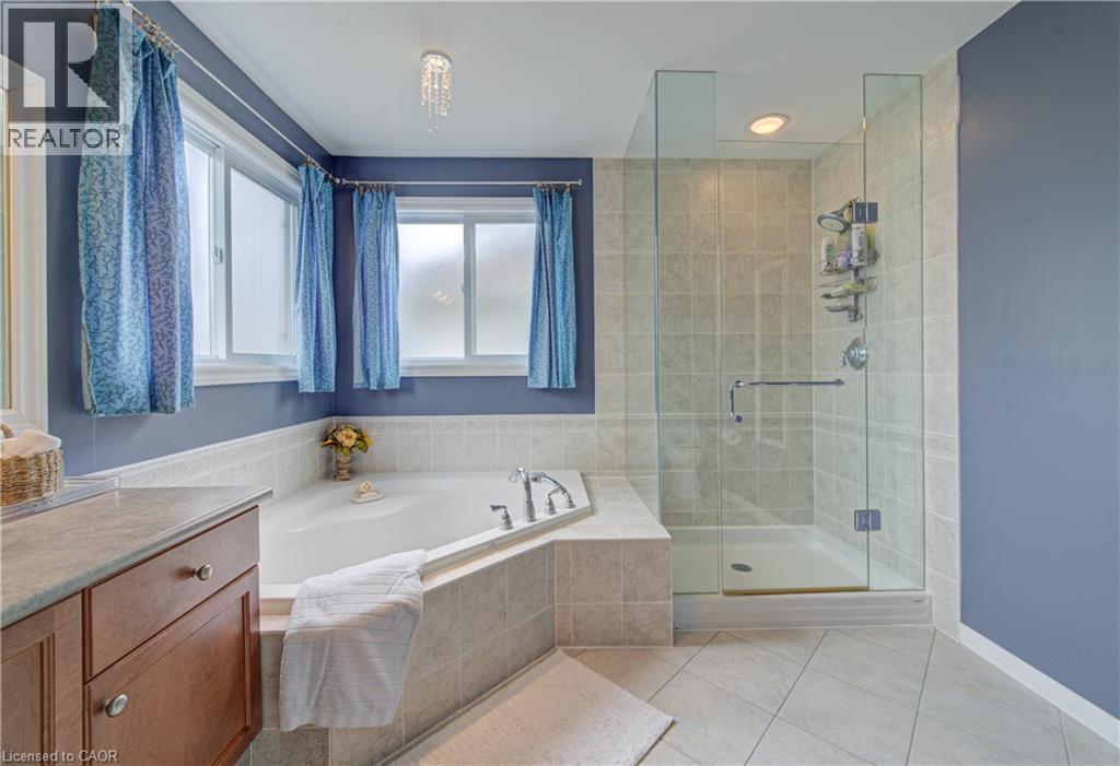 699 COMMONWEALTH Crescent thumbnail 16