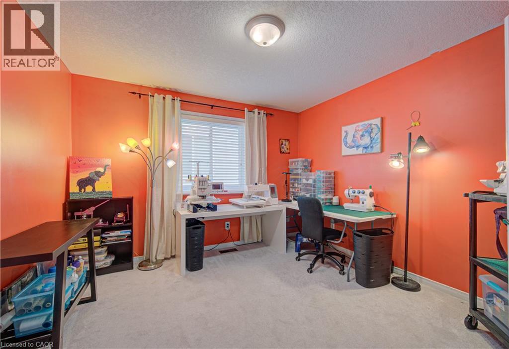 699 COMMONWEALTH Crescent thumbnail 18