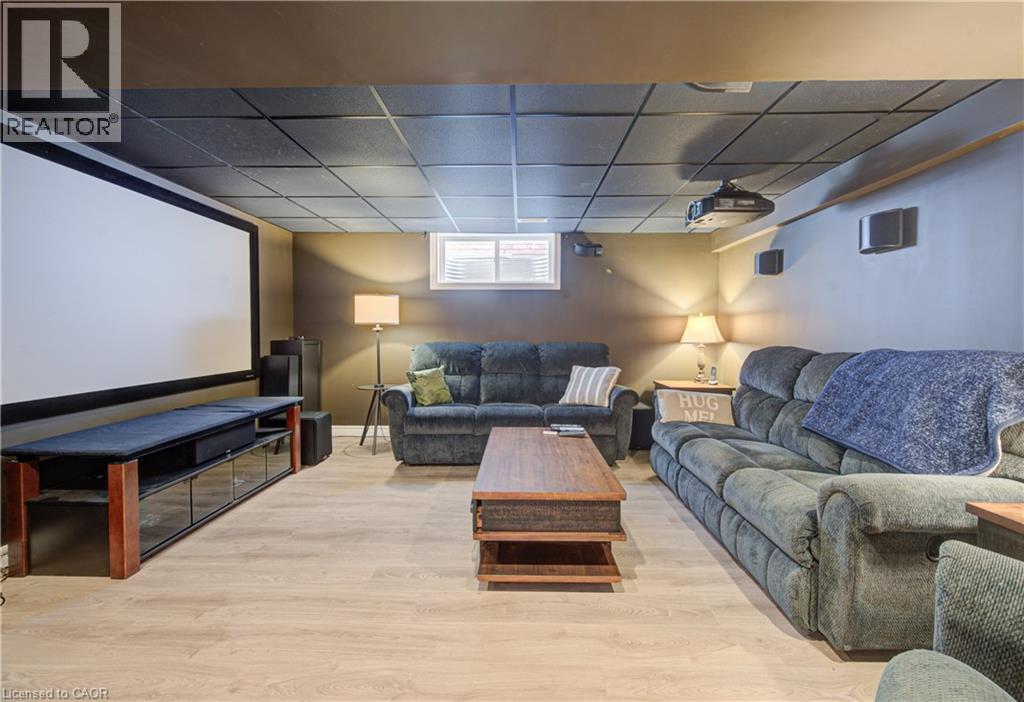 699 COMMONWEALTH Crescent thumbnail 26