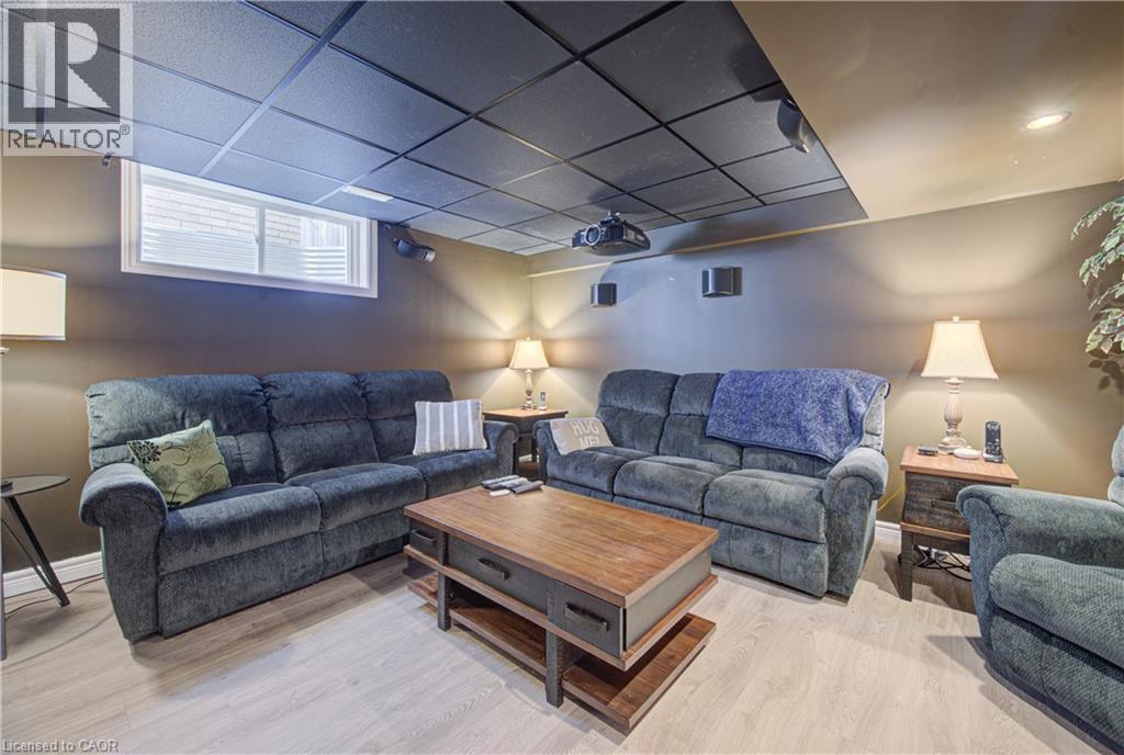 699 COMMONWEALTH Crescent thumbnail 27