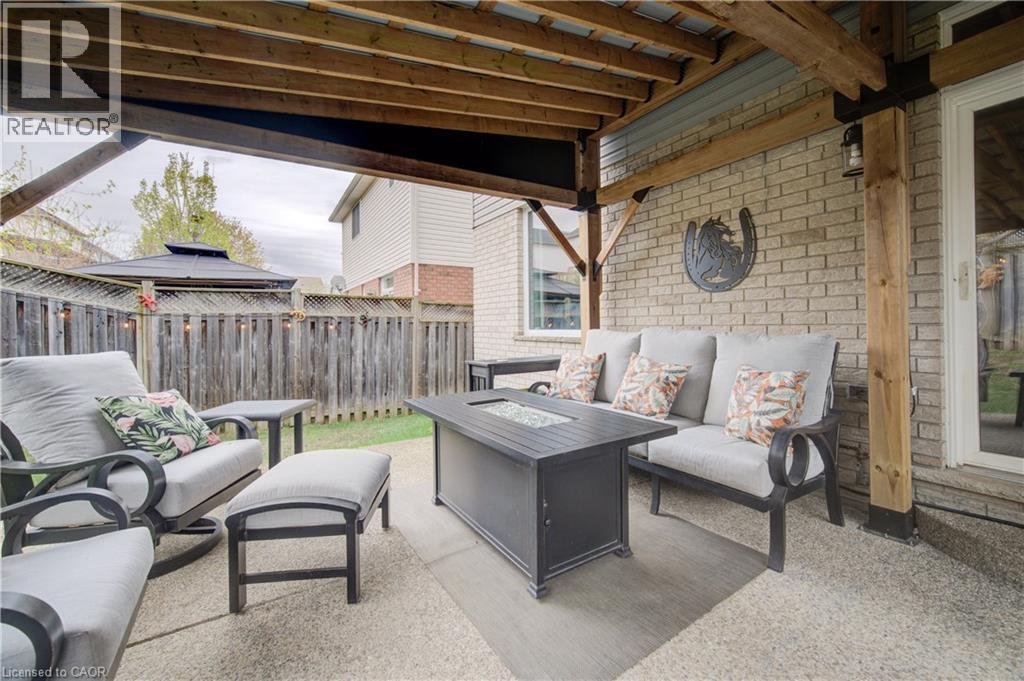 699 COMMONWEALTH Crescent thumbnail 29